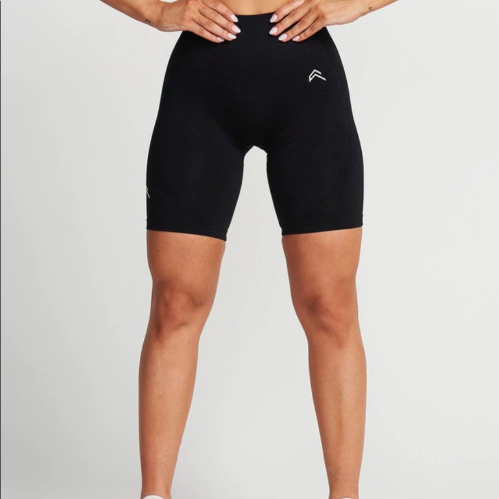 ONER ACTIVE Size small color black bike shorts
